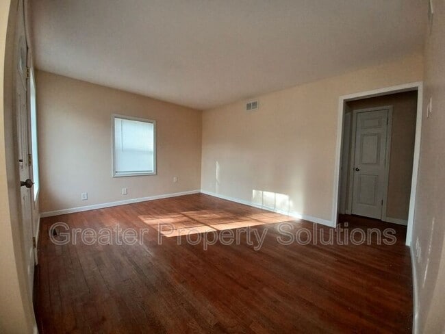 Photo - 412 W South St