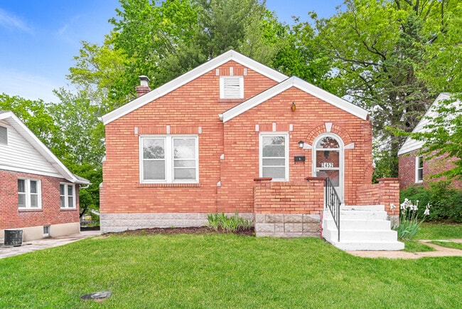 Building Photo - Fantastic 2bd/1ba home! Coming soon!