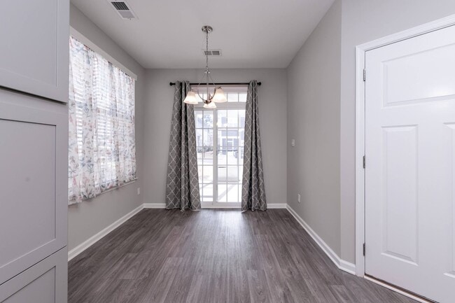 Photo - Like New one level living