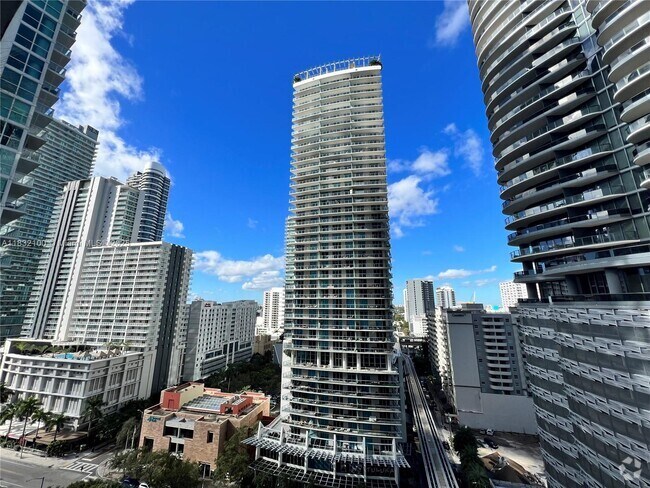 Building Photo - 1050 Brickell Ave Unit 1514 Rental