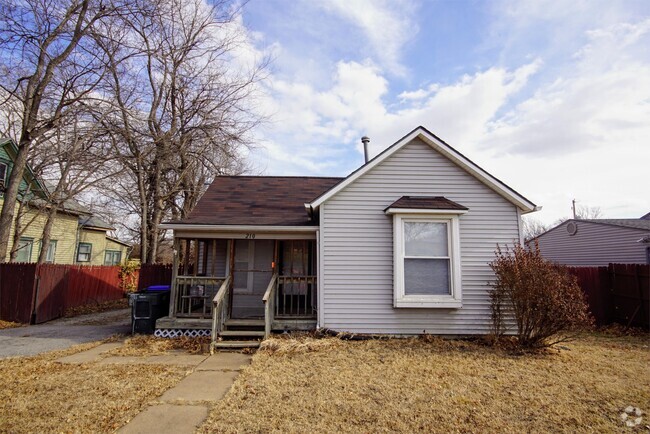 Building Photo - 210 SW Macvicar Ave Rental