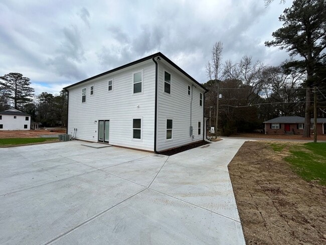 Photo - LARGE NEW CONSTRUCTION HOME AVAILABLE AUGU...