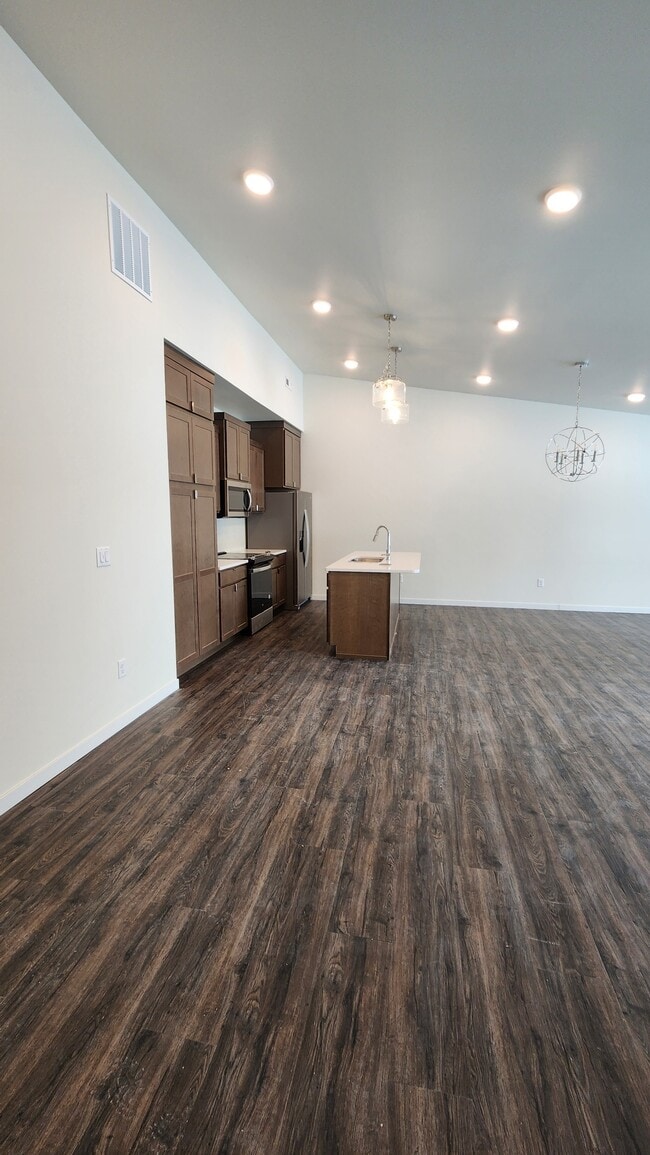 Building Photo - 812 7th St SW