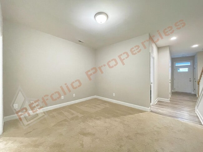 Photo - 139 Manordale Dr