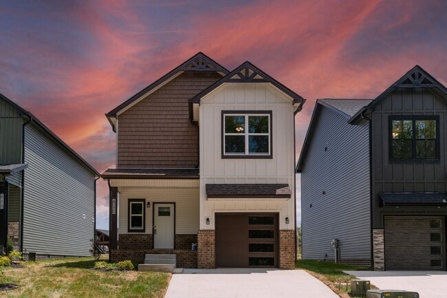 Building Photo - Contemporary 3-Bedroom Beauty with Walk-In Closet and Tile Shower Retreat