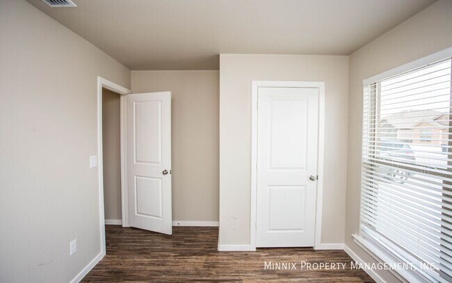 Photo - 2111 N Jayton Ave