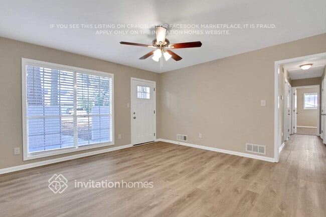 Photo - 5801 Oakleaf Dr