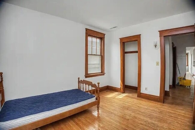 Photo - 2015 Genesee St Unit Upper