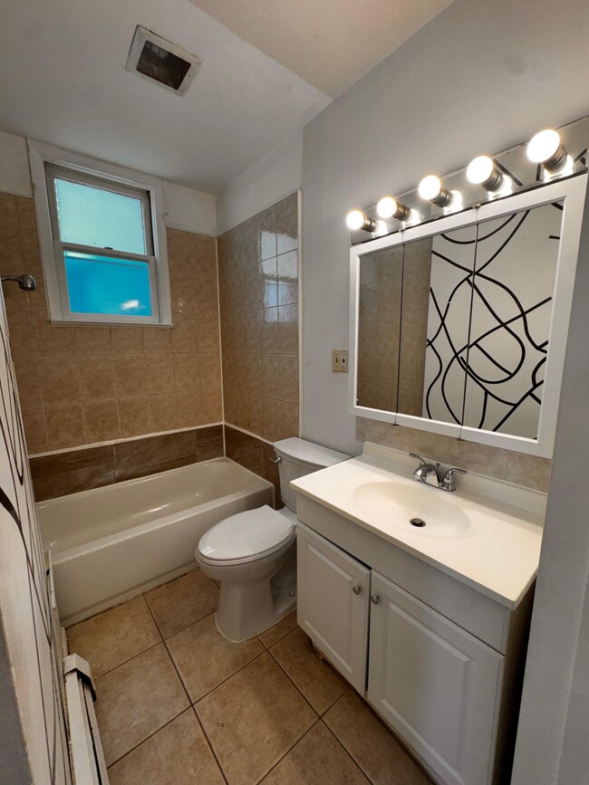 Photo - 66 W 18th St Unidad 2F