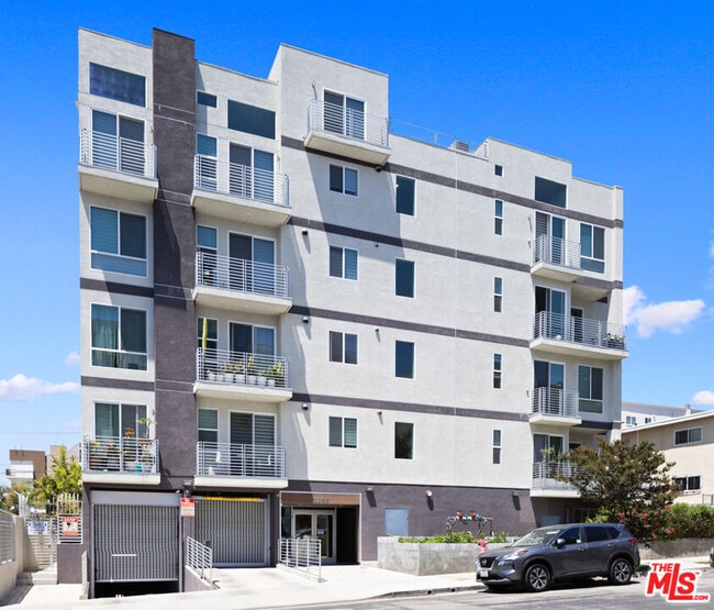 Photo - 1055 S Serrano Ave Unit 505