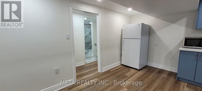 Photo - 741 Ascot Ave