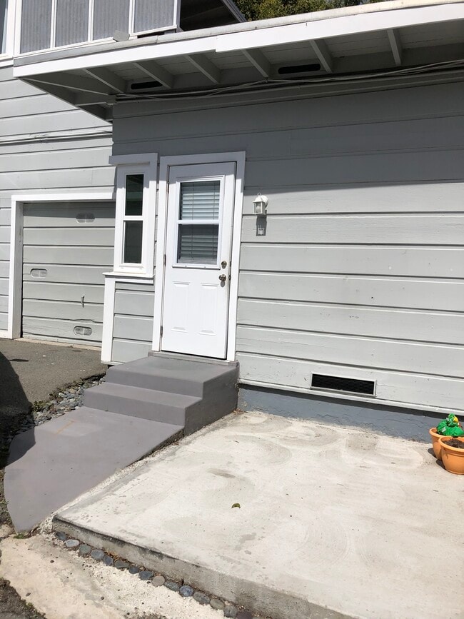 Building Photo - 310 -316 Rosecrans St Rental