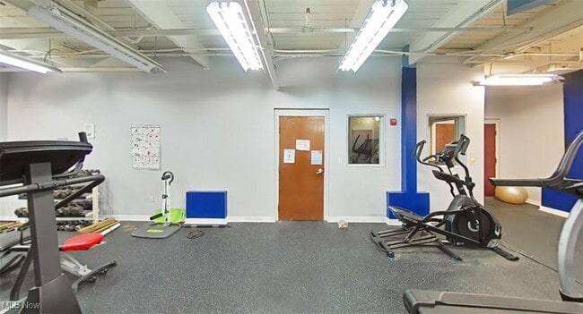 Building Photo - 1133 W 9th St Unit 103