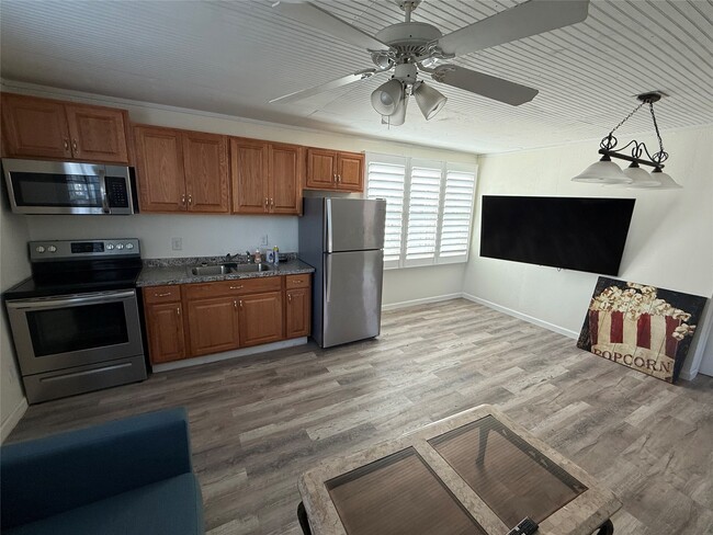 Building Photo - 8 Bayvilla Dr