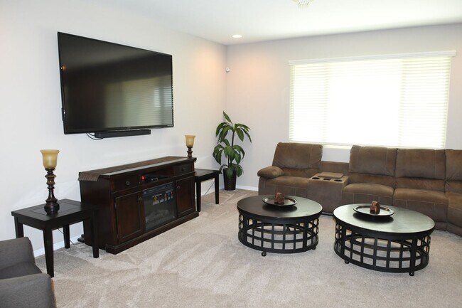 Photo - 18427 W Pasadena Ave