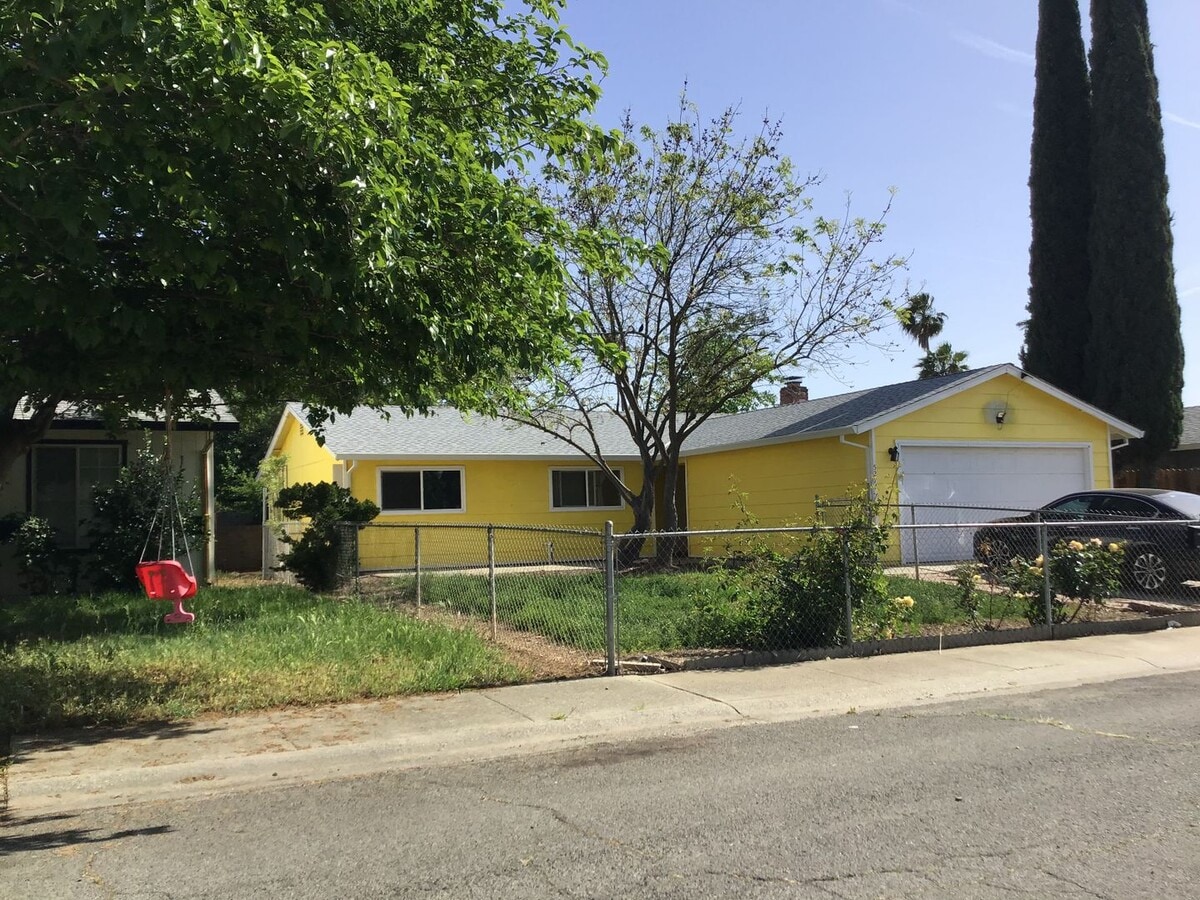 Photo - 5274 Acacia Way