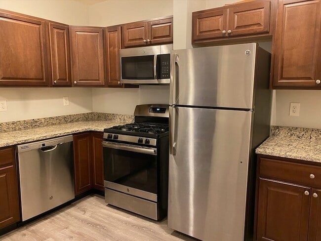 Building Photo - 97 Chester St Unit S2