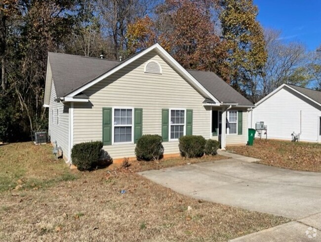 Building Photo - Adorable 3 bedroom 2 bath home . Located o...