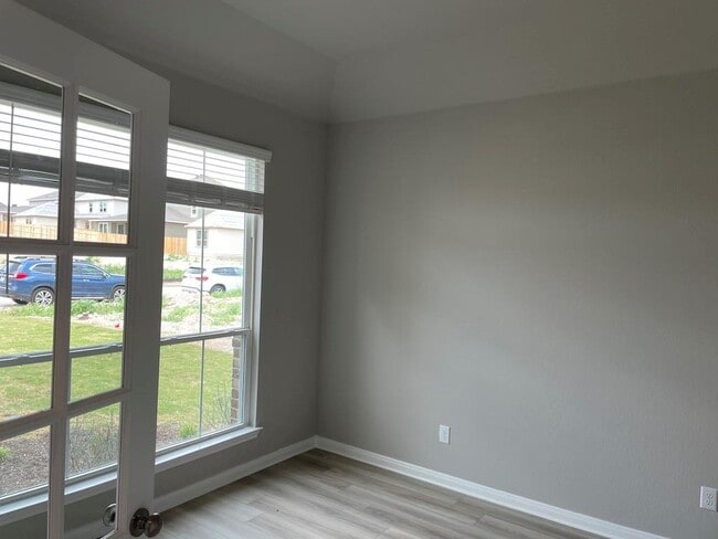 Photo - 5625 St Charles Dr