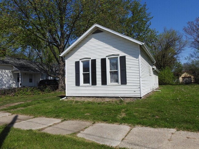 Building Photo - 520 Prouty Ave