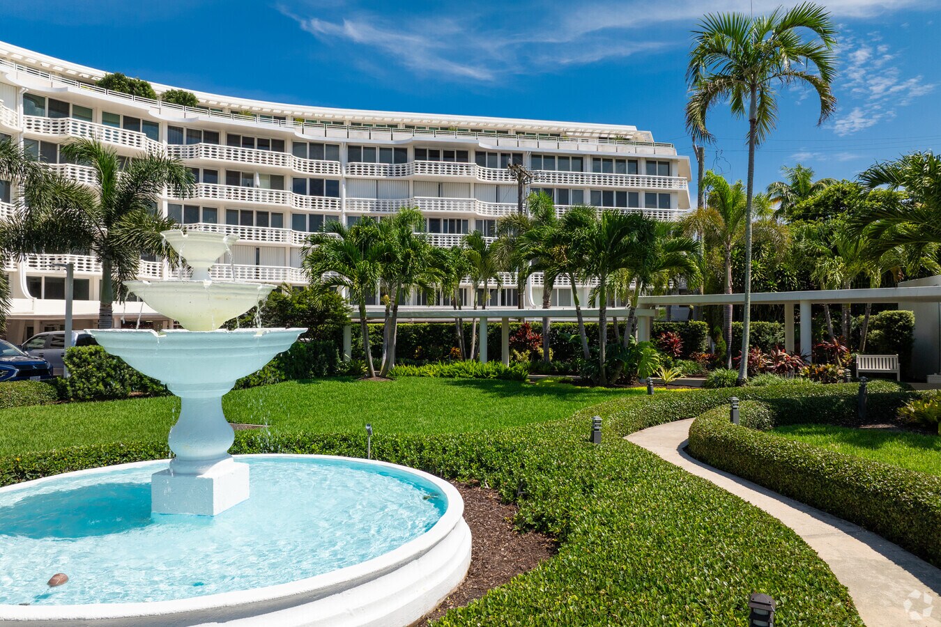 Photo - Sun & Surf West