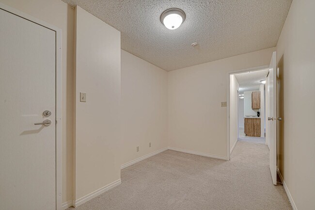 Photo - Palace Gates