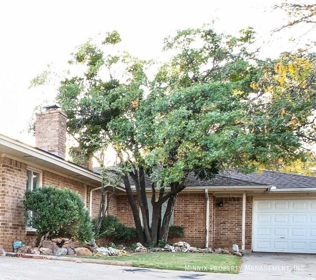 Photo - 7908 Aberdeen Ave