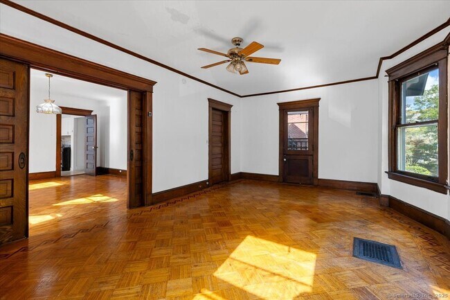 Photo - 590 Whitney Ave Unidad 2