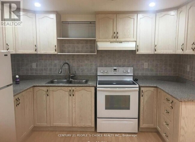 Photo - 5951 Mersey St