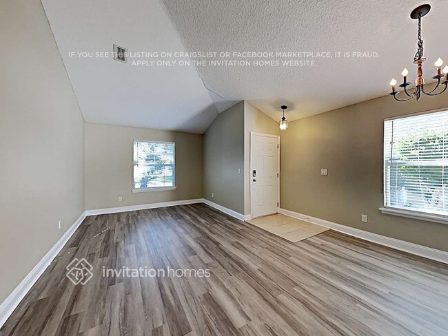 1458 Canopy Oaks Dr