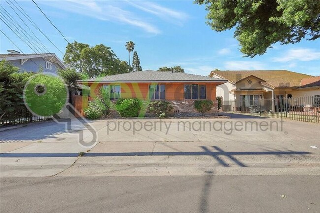 4806 Yosemite Ave