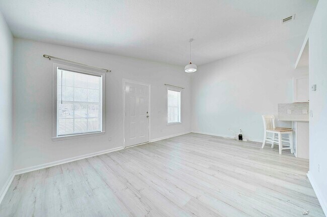 Photo - 2625 Lagoon Knoll Dr