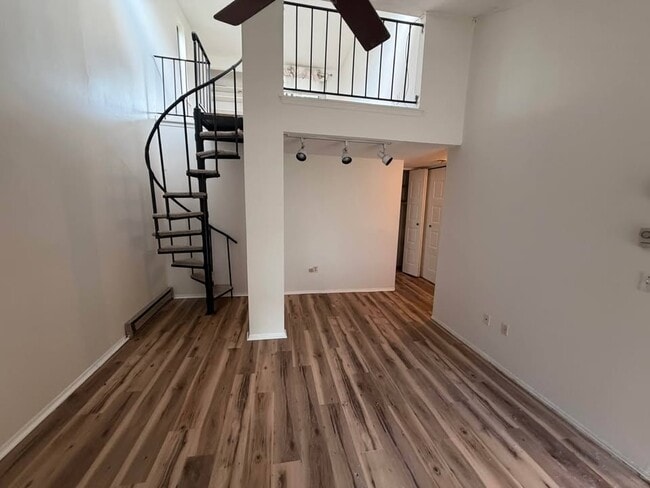Building Photo - 270 Burgundy Hill Ln Unit 1 Bed 1 Bath plus Loft