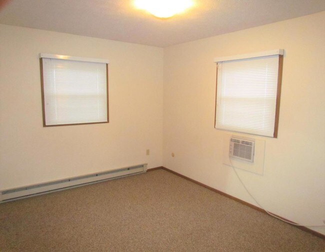 Photo - 1172-B South Lincoln