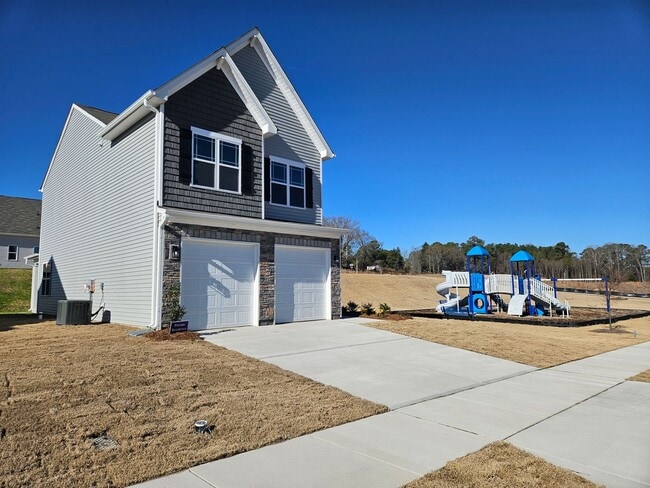 Photo - Wonderful Home! 4br 2.5Ba w/ 2 car garage!...