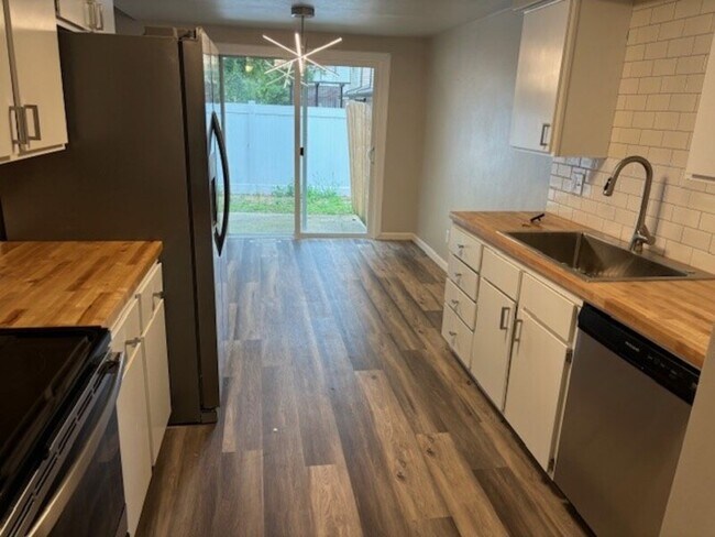 Photo - 430 E 1st Ave