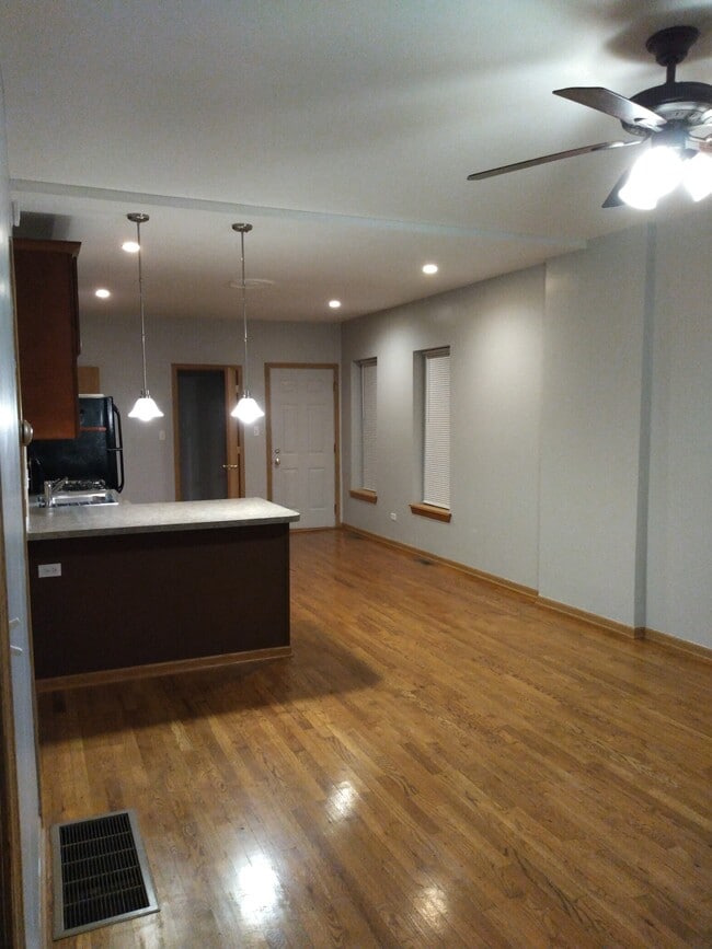 Photo - 3737 S Parnell Ave Unidad 1F