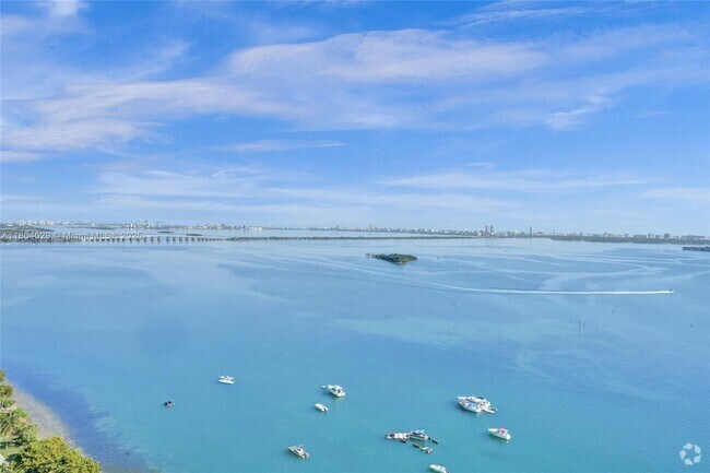Building Photo - 1717 N Bayshore Dr Unit A-3533 Rental