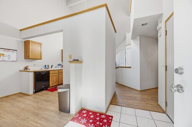 Photo - Shannon 625-627 Unit 627