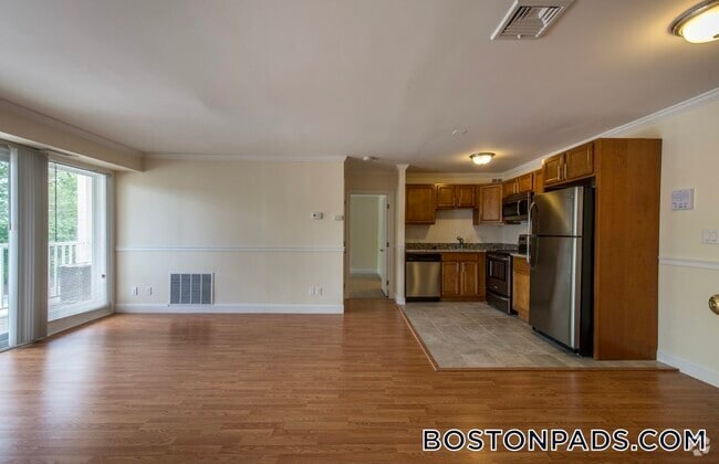 Building Photo - 10 Westgate Dr Rental