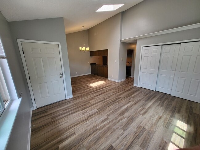 Photo - Bright, Spacious & Beautifully Updated—Available August 10th!!