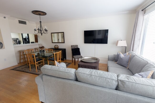 Photo - 3481 Lakeside Dr NE Unit 605