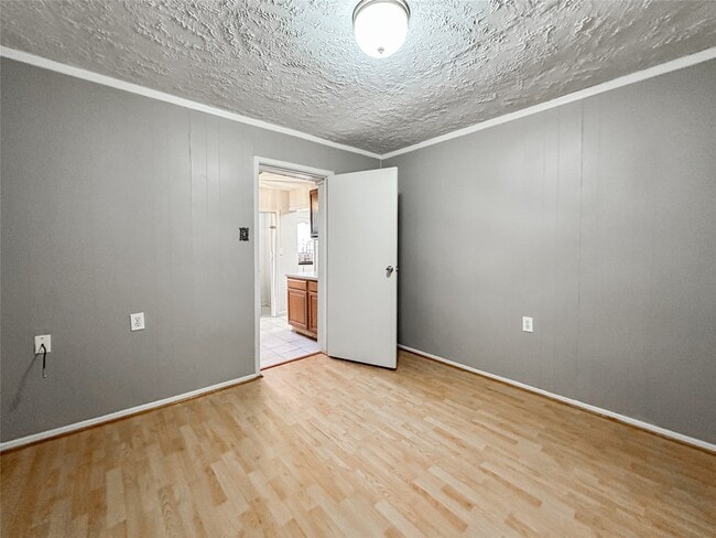 Building Photo - 132 Grothe Ln