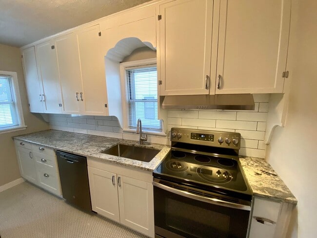 Photo - Charming 3 bed 1 bath House with Tons of U...