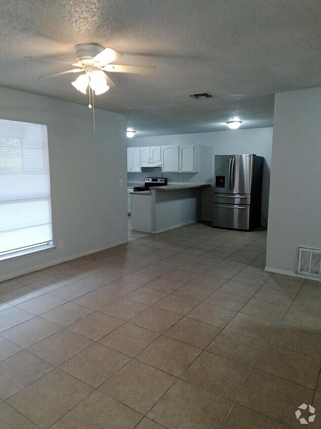 Building Photo - Elegant 2BR Home in NE San Antonio