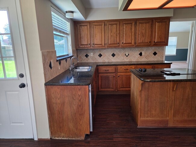 Photo - 8530 Lake Crystal Dr