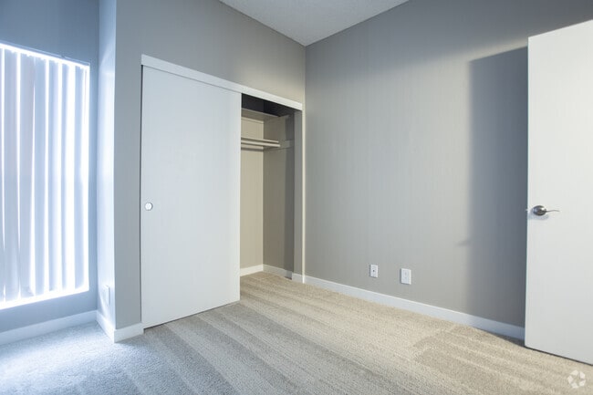3BR, 2BA-1122 SF
