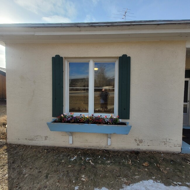 Photo - 150 E Main St