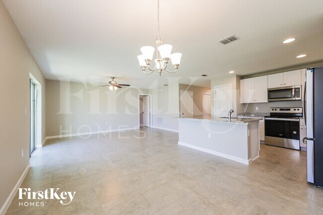 Photo - 607 Lindbergh Wy