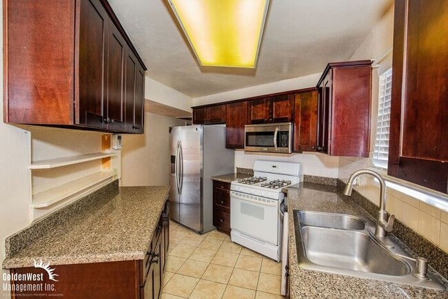 Photo - Comfortable 4Bdm 2Ba Home with Fenced Fron...